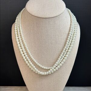 Elegant Glass Pearl Necklace